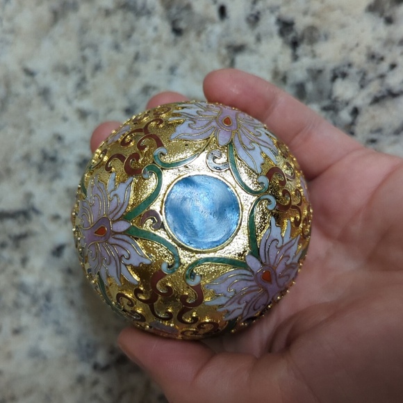 CLOISONNE Chinese APPLE TRINKET JEWELRY BOX - great condition - 4.5" Tall - Picture 6 of 6